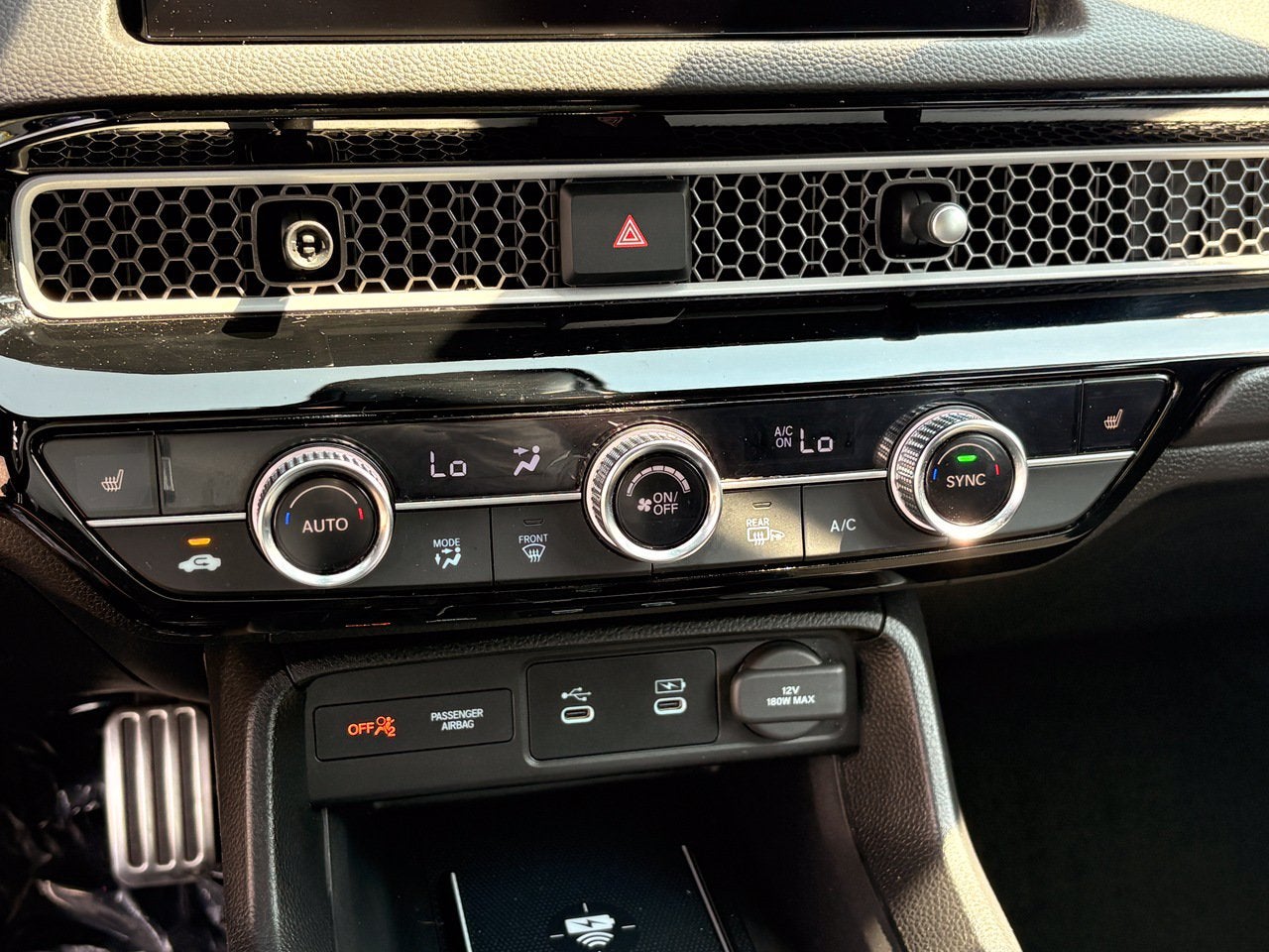 2025 Honda Civic Hatchback Sport Touring - Photo 34