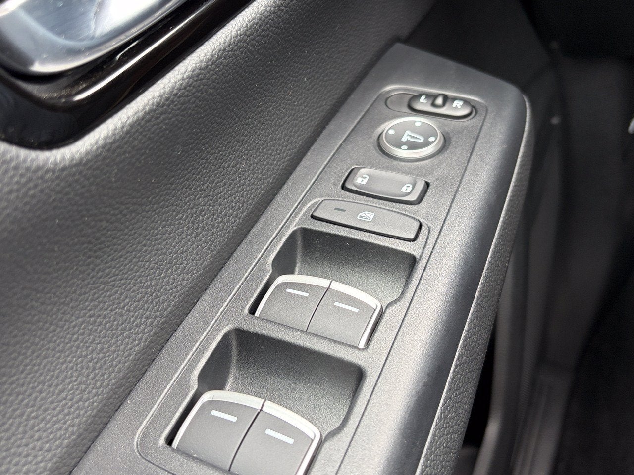 2025 Honda CR-V EX-L - Photo 37