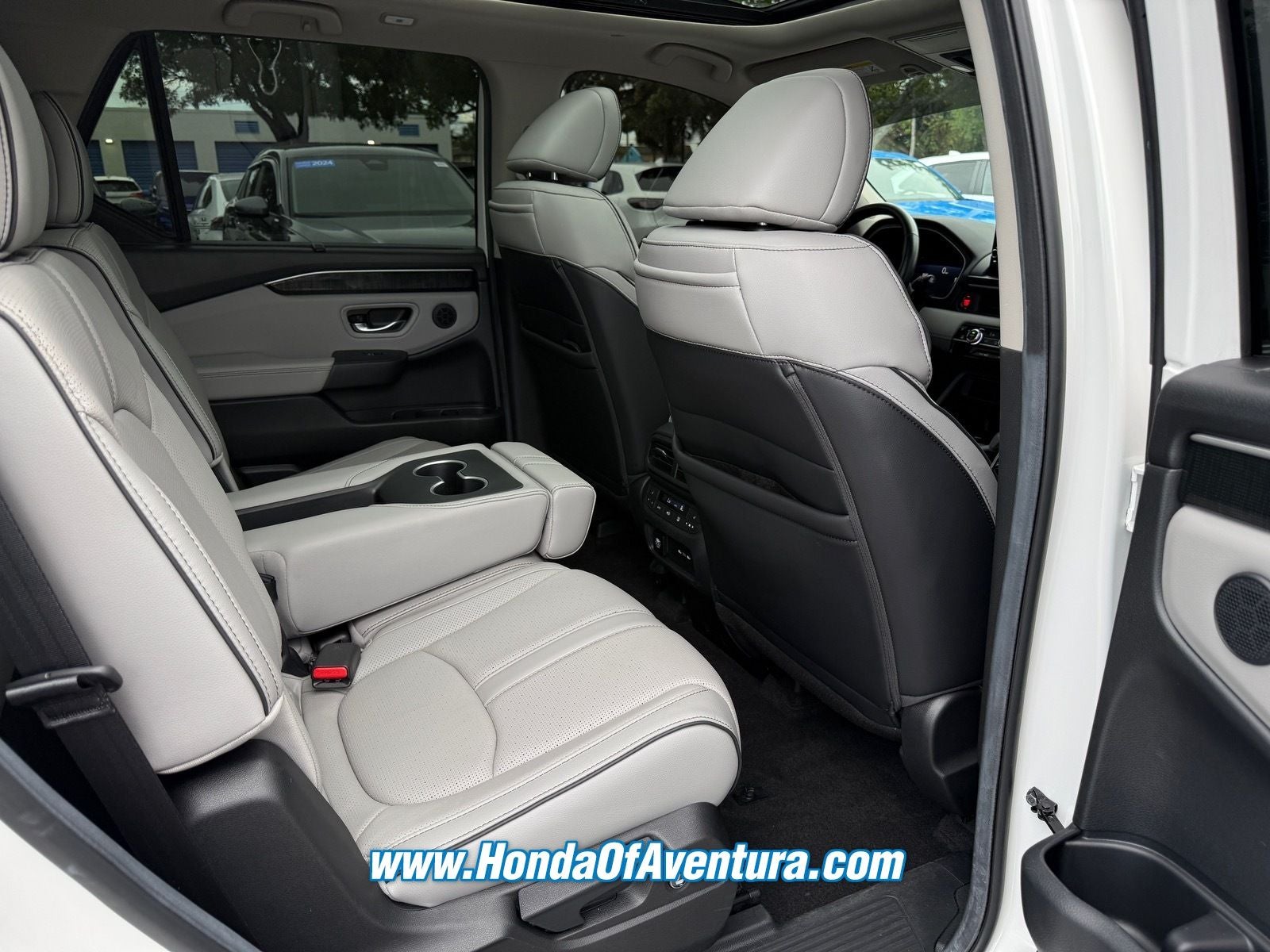 2025 Honda Pilot Elite - Photo 12