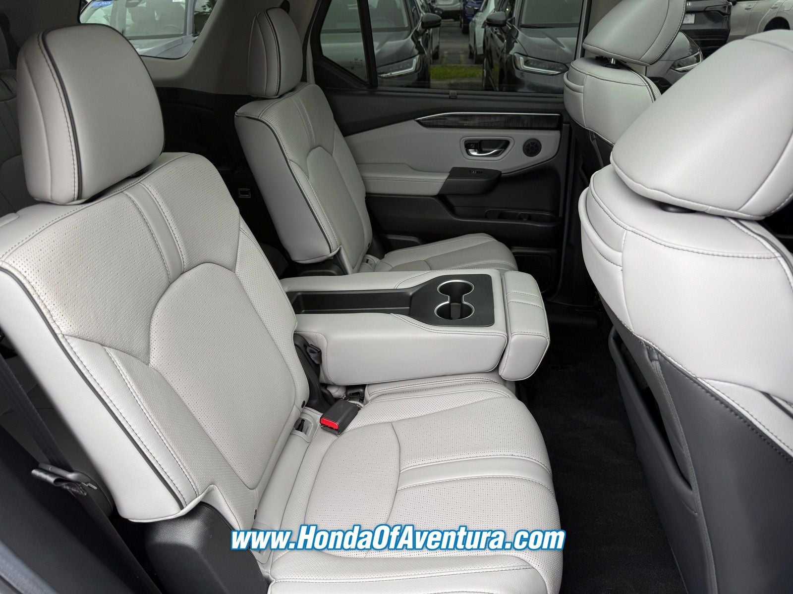 2025 Honda Pilot Elite - Photo 13