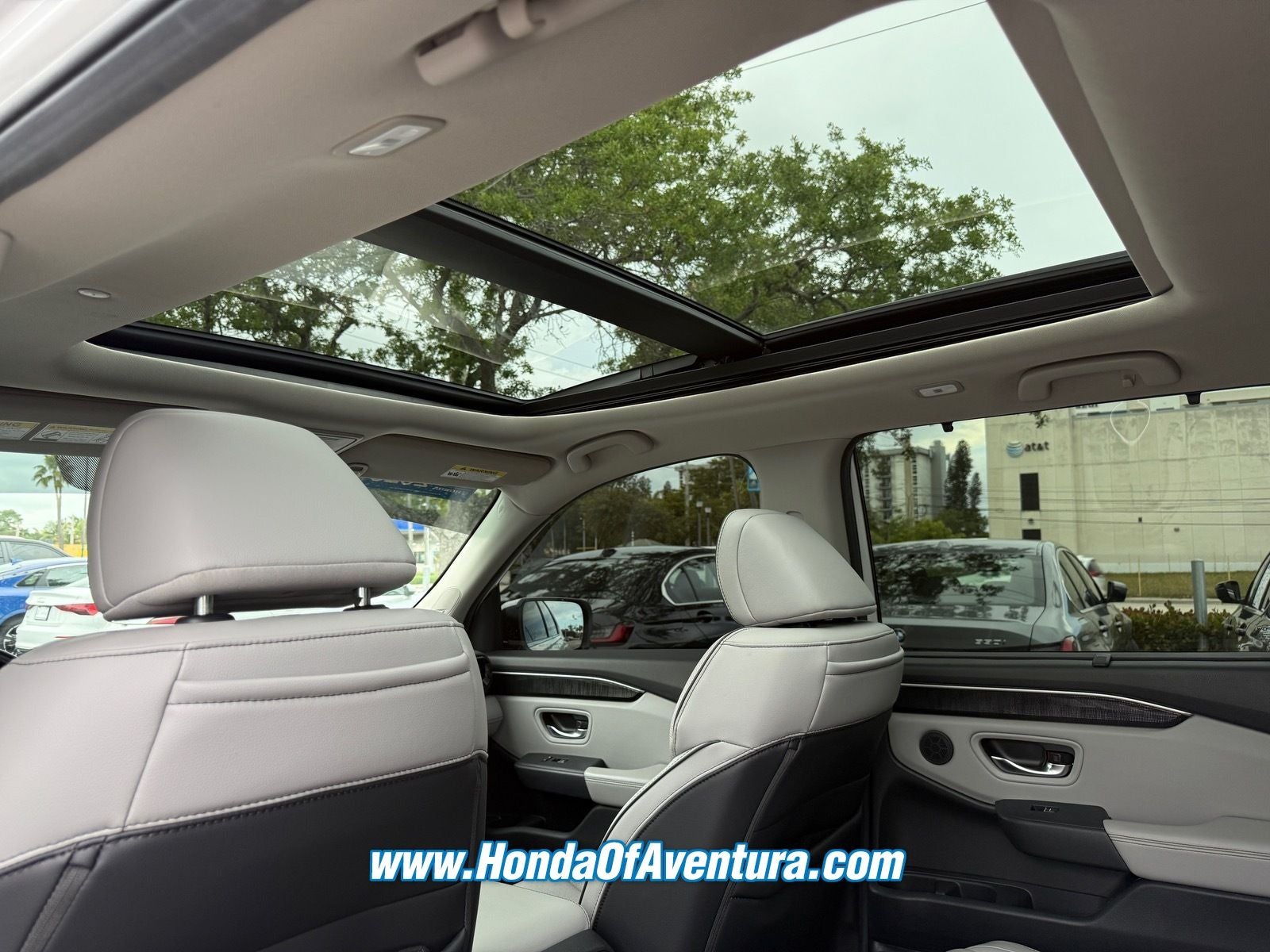 2025 Honda Pilot Elite - Photo 21