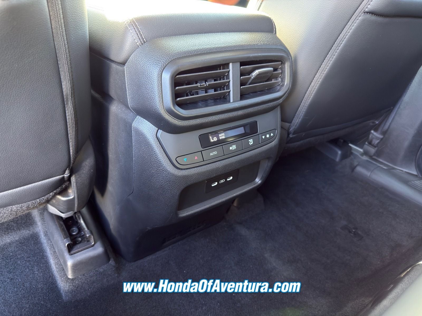 2025 Honda Pilot EX-L - Photo 14
