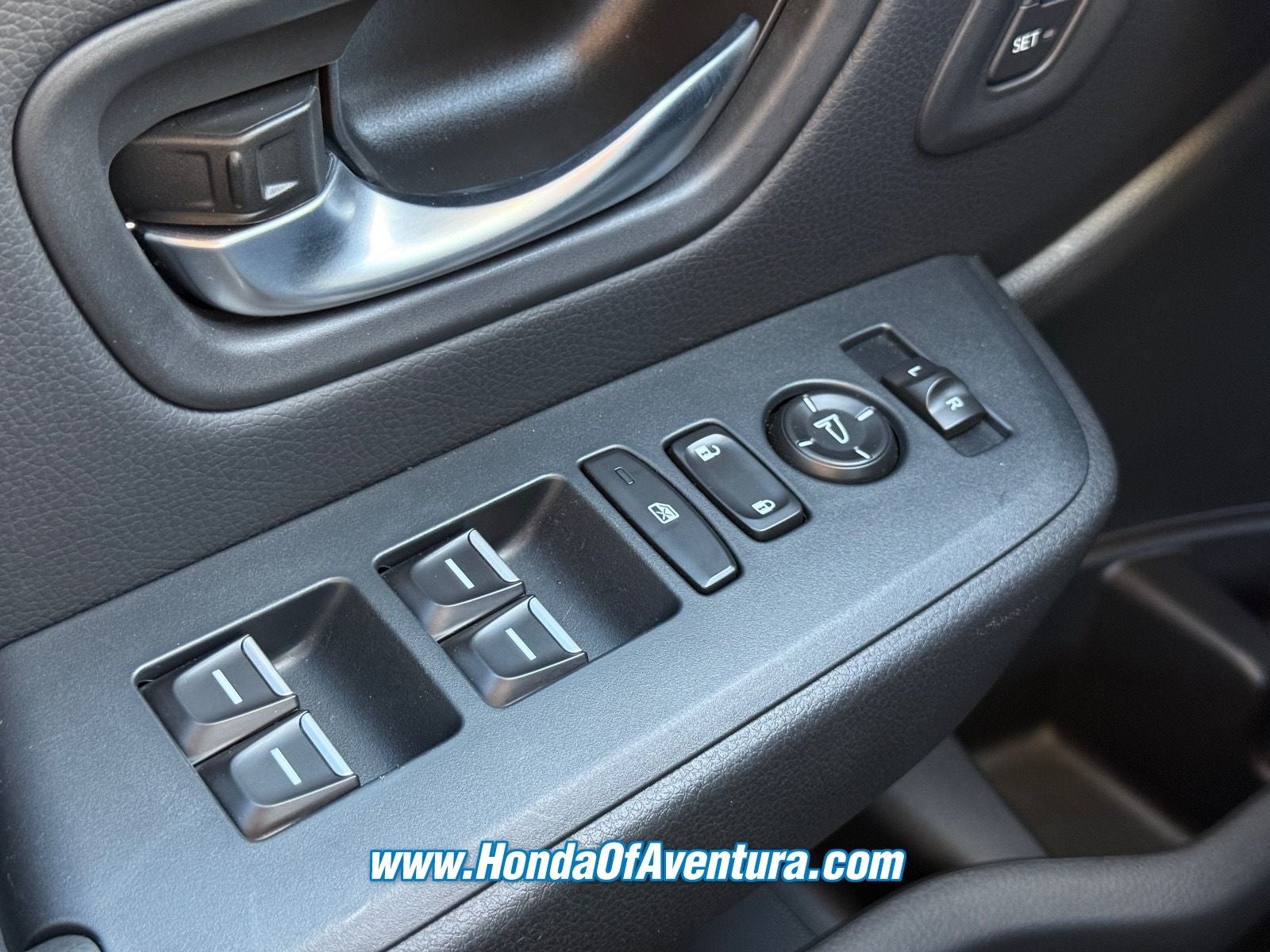2025 Honda Pilot EX-L - Photo 28
