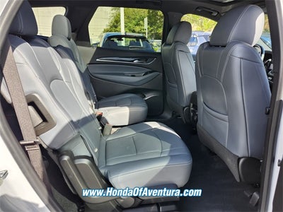 2022 Buick Enclave Essence