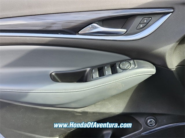 2022 Buick Enclave Essence