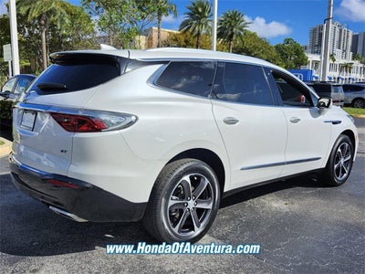 2022 Buick Enclave Essence