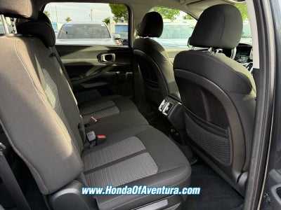 2022 Kia Sorento LX /AWD