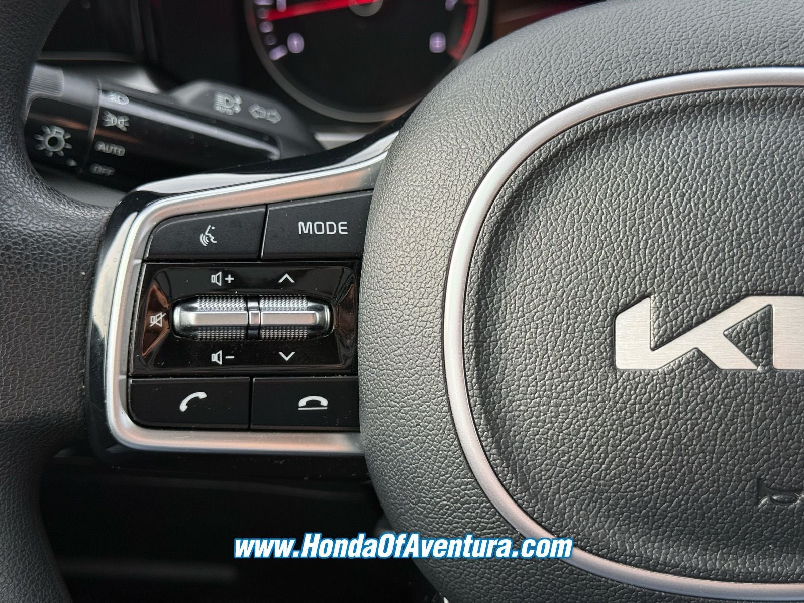 2022 Kia Sorento LX /AWD